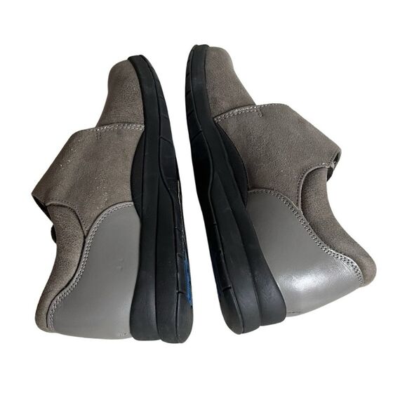 DREW Grey Stretch Leather Shoes Moonwalk Slip On Suede Adjustable Strap Size 6 - Picture 4 of 10